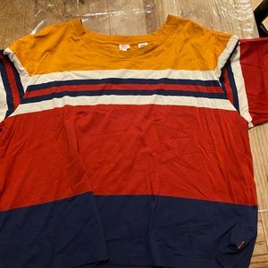 Levi’s basic tee